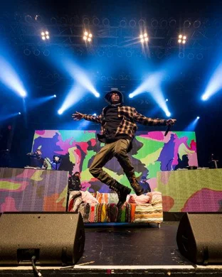 Live concert by The Jauntee