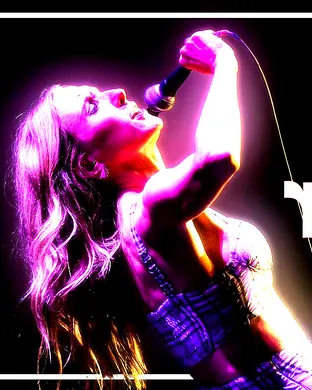 Live concert by Nikki Glaser